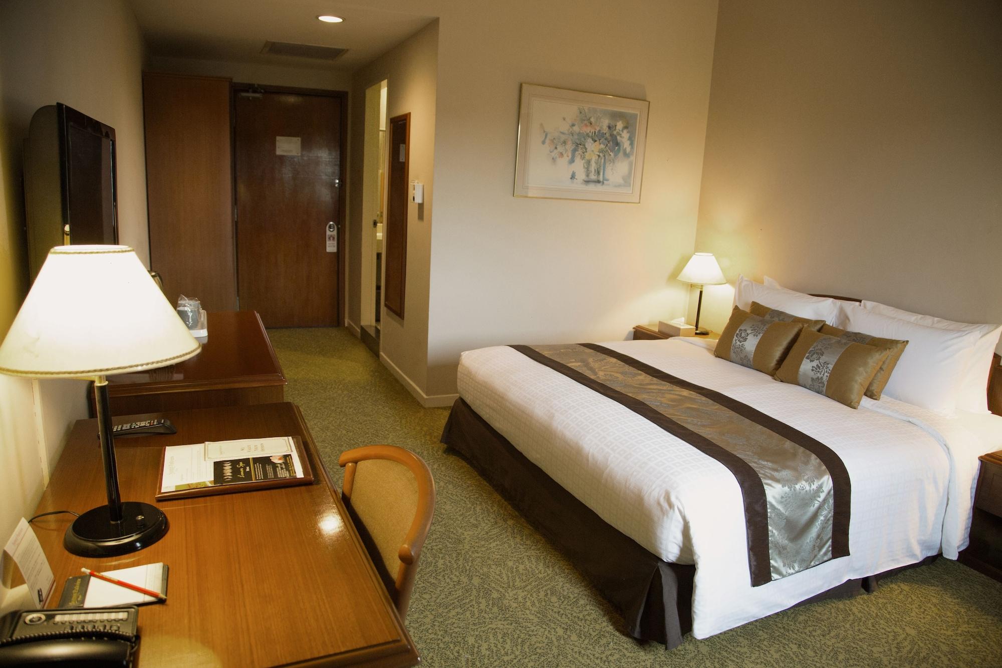 Summit Parkview Hotel 4*