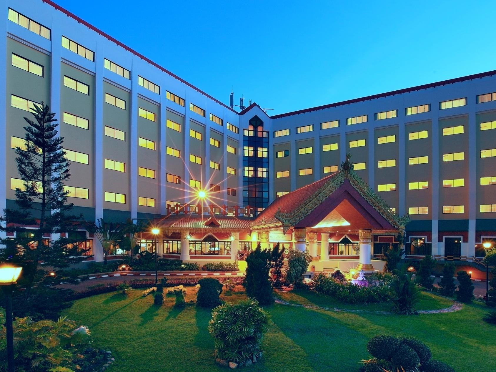 Summit Parkview 4* Yangon