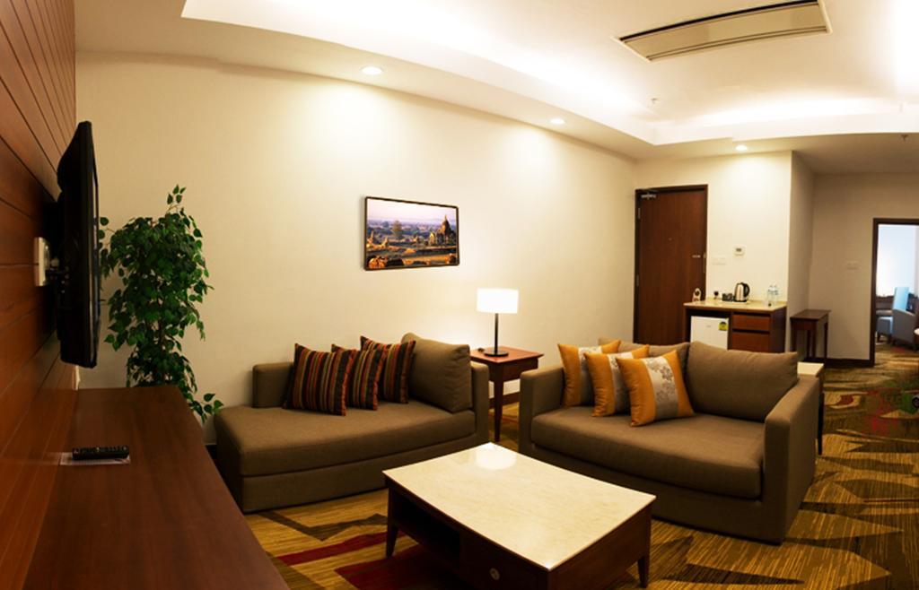 Summit Parkview Hotel