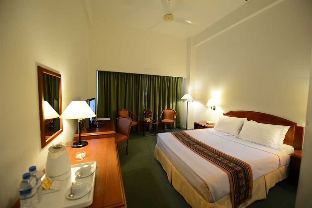 Summit Parkview Hotel