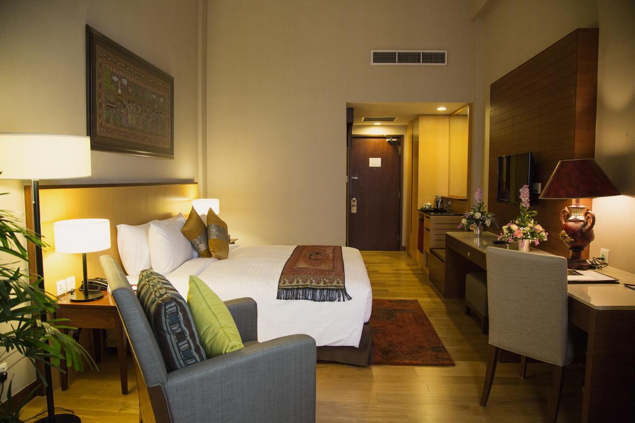 Summit Parkview Hotel