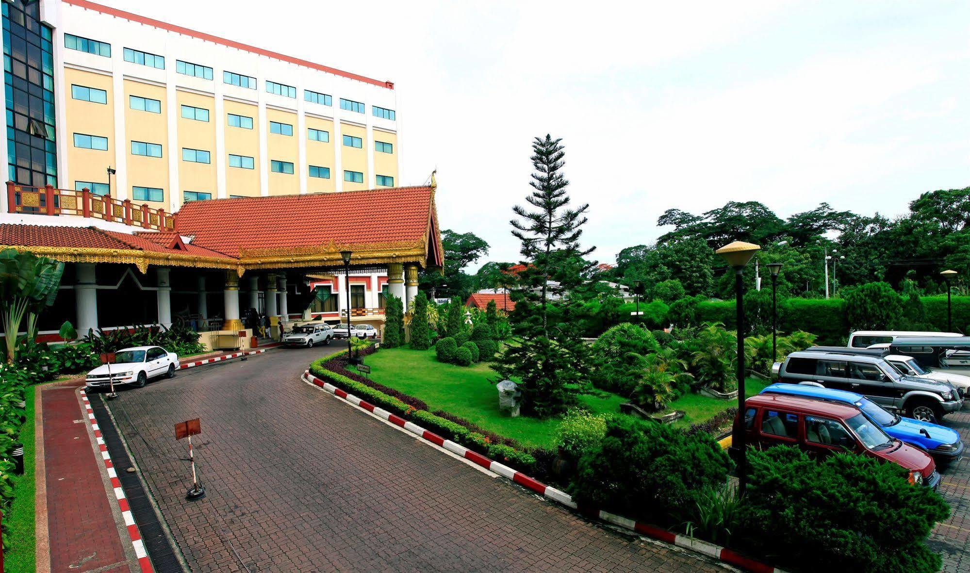 Hotel Summit Parkview Yangon