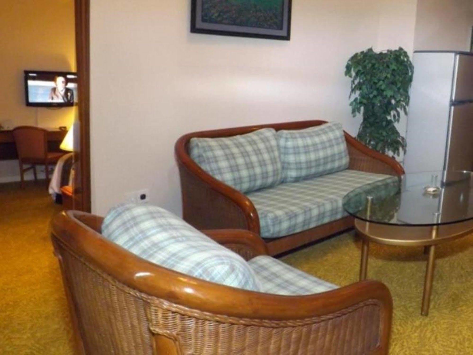 Summit Parkview Hotel